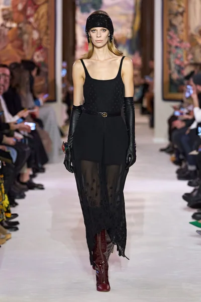 Look 12